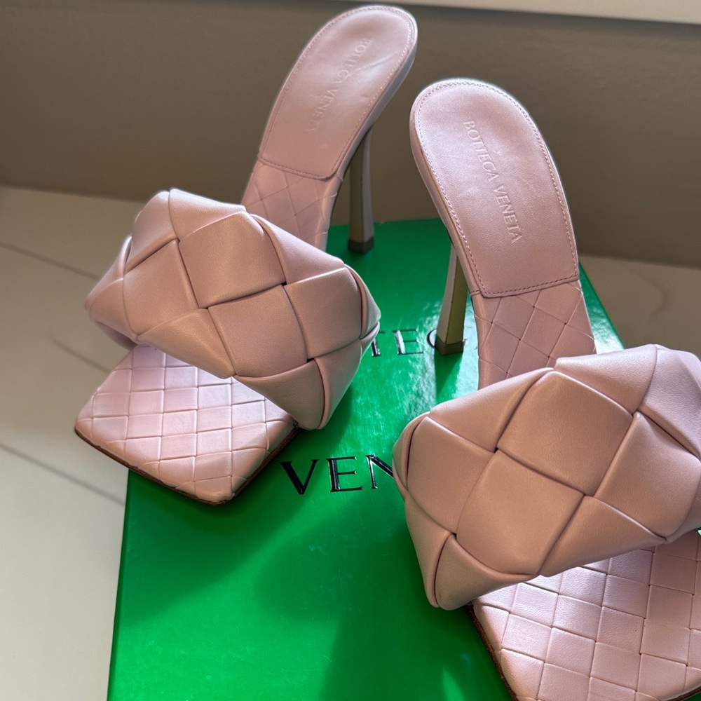 Bottega Veneta Light Pink Quilted Heels